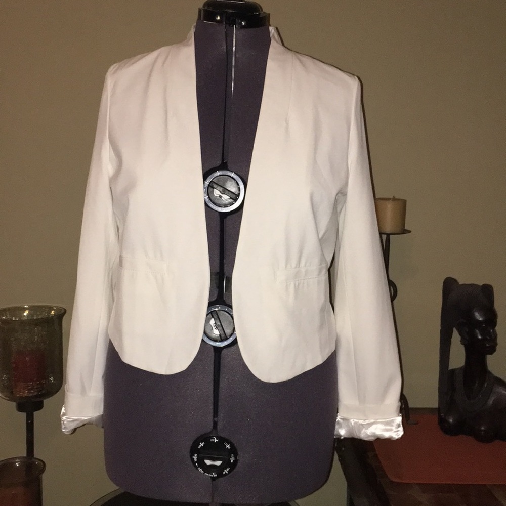 💥NWOT💥Frenchi Blazer